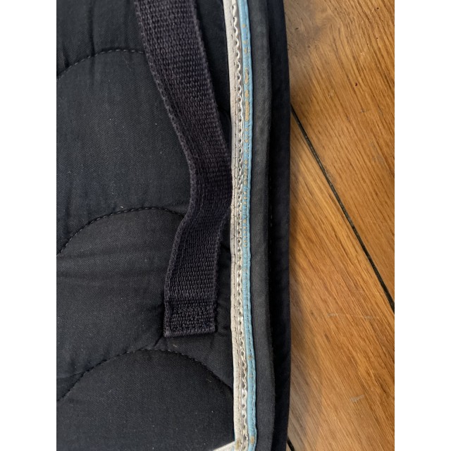 tapis bleu marine