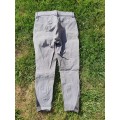 Pantalon Komutekir gris