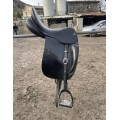 Selle de dressage avec taquet