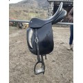 Selle de dressage avec taquet
