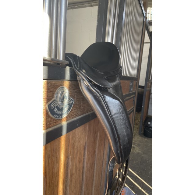 Selle de dressage noire childeric