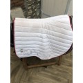 Tapis noir et rouge