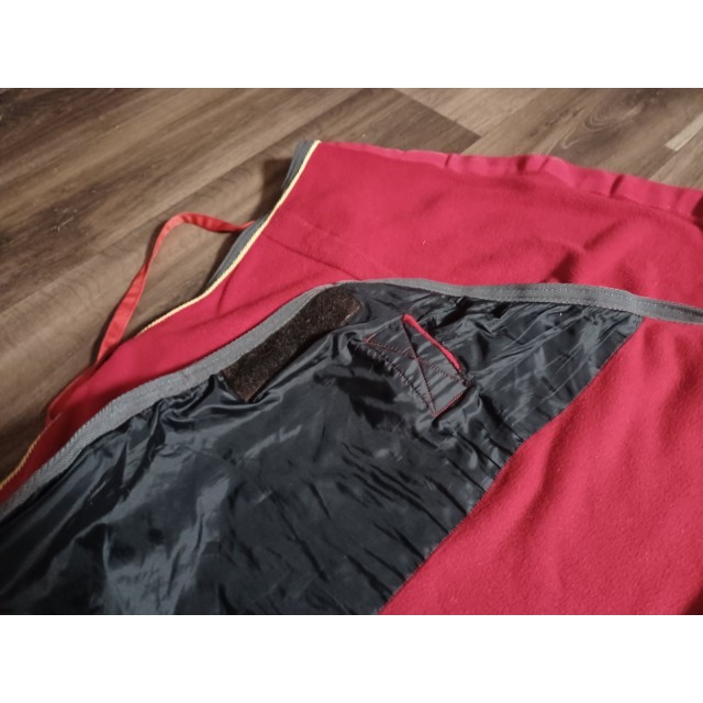 Couverture polaire rouge Equitème