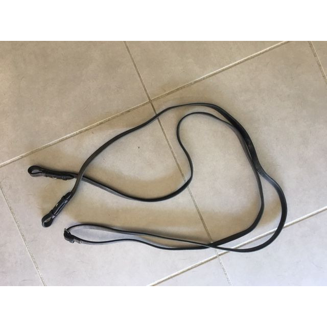 rênes en cuir lisse