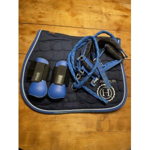 Ensemble tapis, guêtres, licol