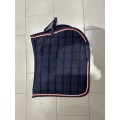 Tapis bleu marine