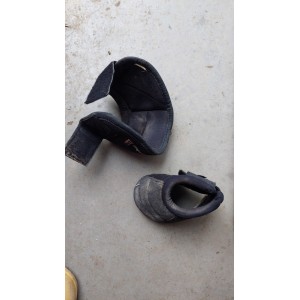 Protèges Glomes noir poney