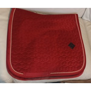 Tapis Kentucky velvet rouge dressage