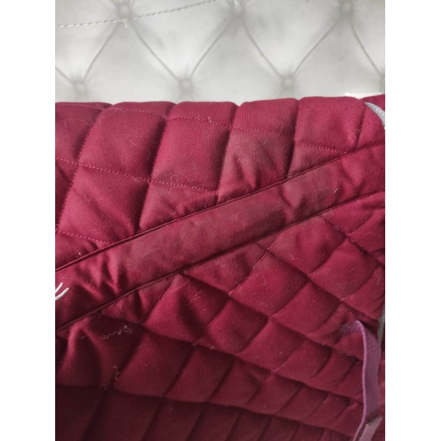 Tapis bordeaux équithème