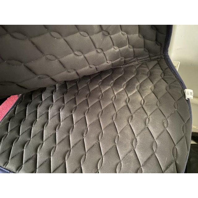 Tapis bleu marine liseré orange equitheme cheval