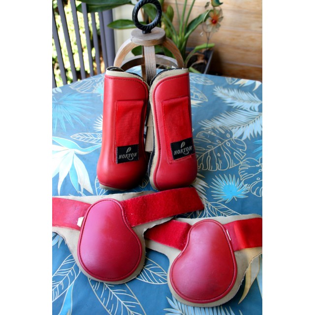 Paires de protections Norton cheval rouge / beige