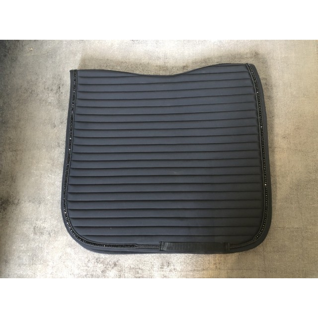 Tapis Kentucky pearls noir coupe dressage