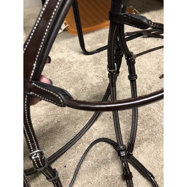 Filet cuir rond verni