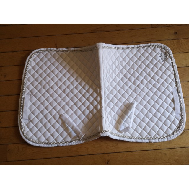 Tapis blanc de concours