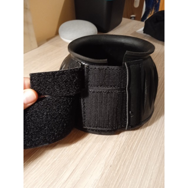 Cloches noire scratch fouganza