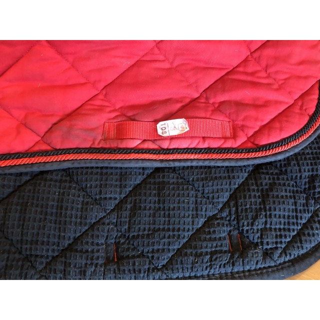 Tapis HFI rouge et noir