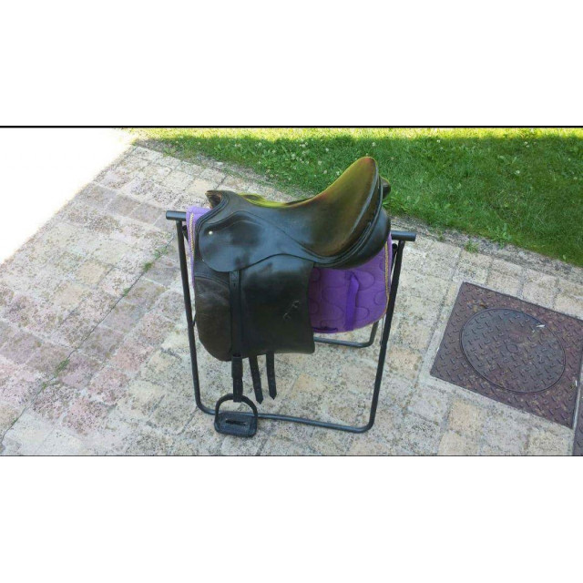 Selle de dressage 17'