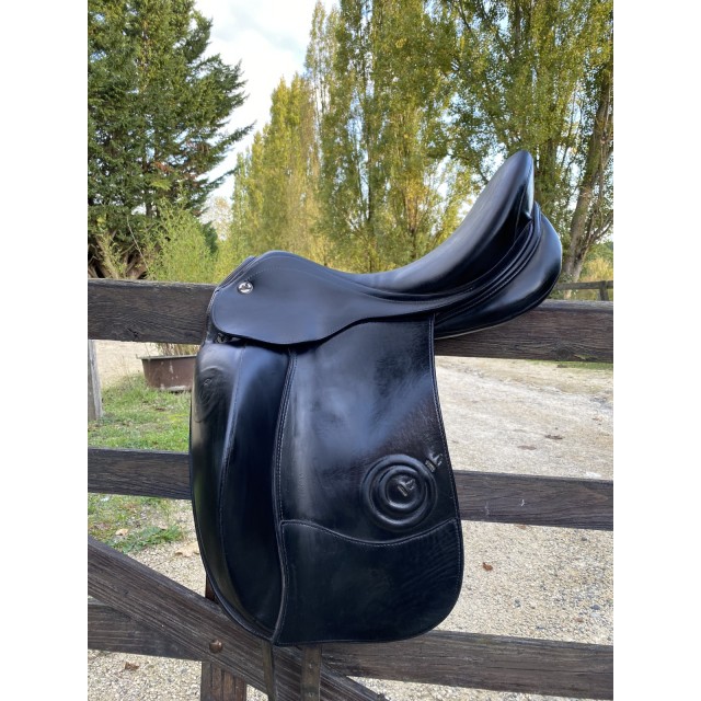 Selle de dressage
