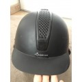 casque d'équitation noir fouganza