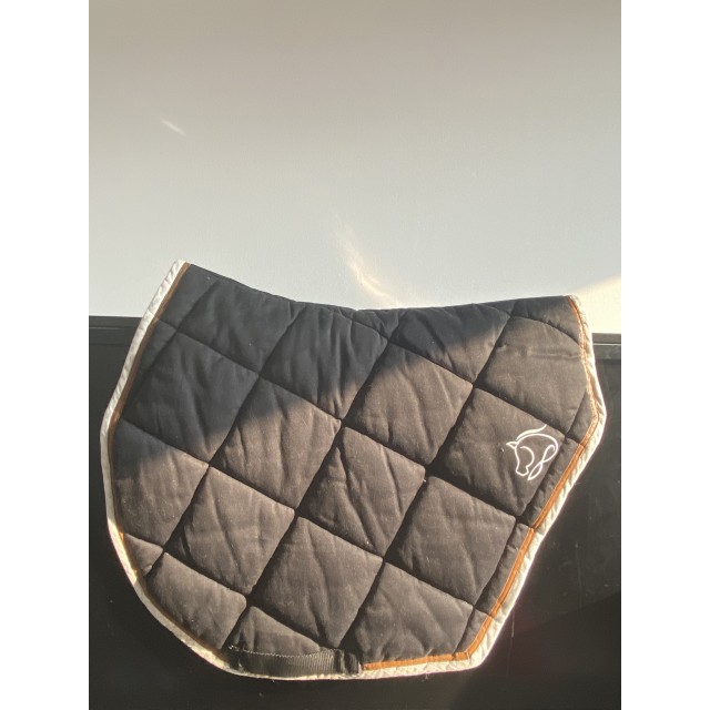 ENSEMBLE TAPIS + BONNET AALISTER