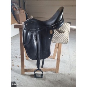 Selle dressage MAUREL Saint Georges 17,5 Très bon état