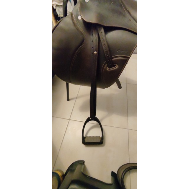 Selle fouganza 17"5 toute équipée