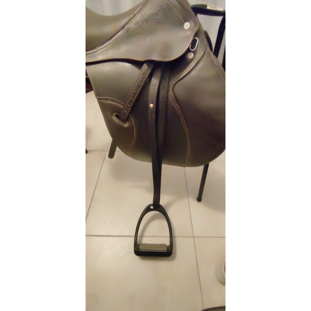 Selle fouganza 17"5 toute équipée