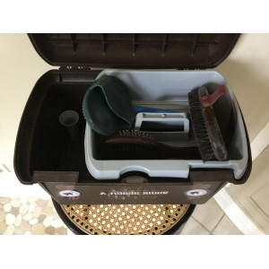 Caisse rangement Fouganza + matériel pansage