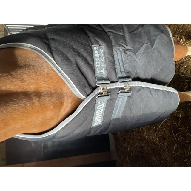 Couverture Horseware Rambo Stable Rug 400grs