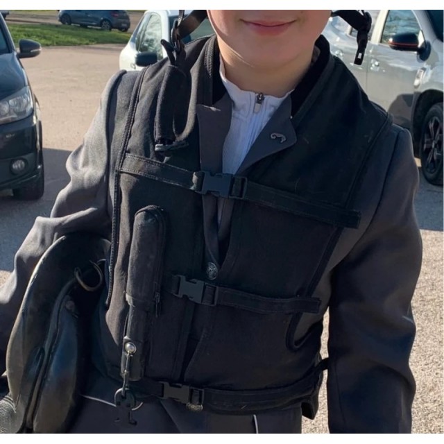 Gilet airbag marque helite taille S enfant