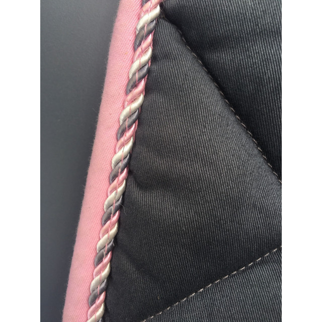 tapis equithème gris et rose