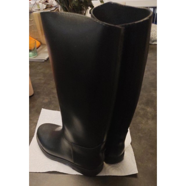 Lot complet équitation enfant (bottes, bombe,gilet,pantalon,gant