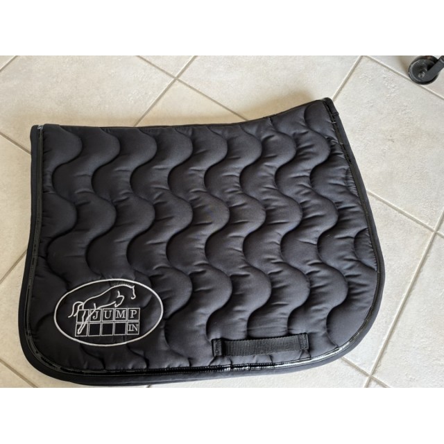 Tapis et bonnet jump’in noir