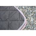 Tapis equithème gris et rose