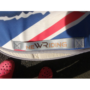 Tapis et bonnet new riding assortis