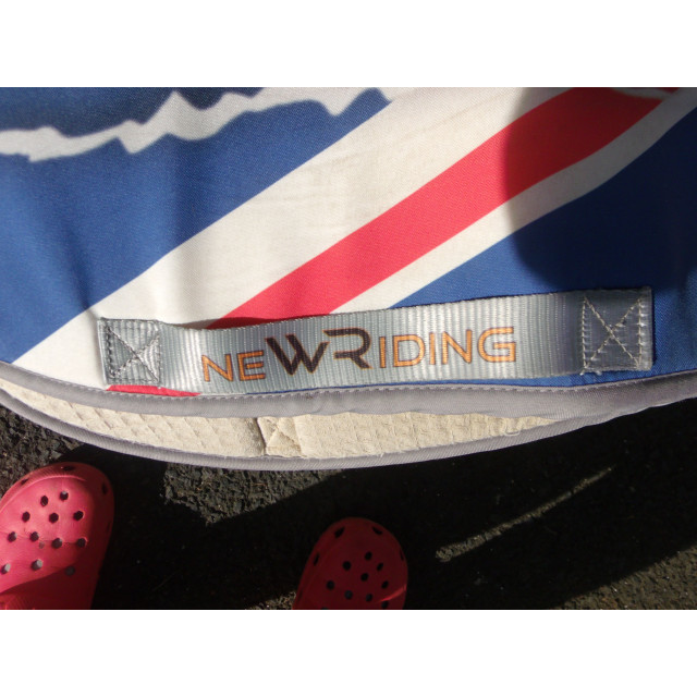 Tapis et bonnet new riding assortis