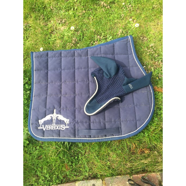 Ensemble tapis et bonnet Veredus et Lamicell bleu marine