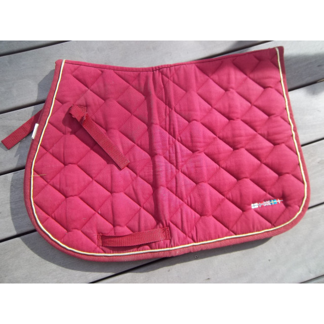 Tapis bordeau taille poney