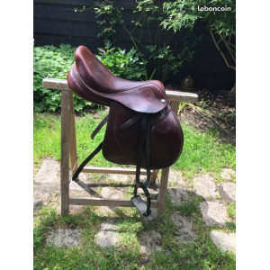 Selle Ikonic 17"5 cuir