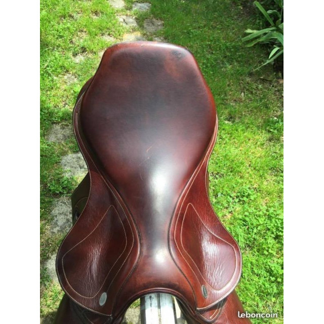 Selle Ikonic 17"5 cuir
