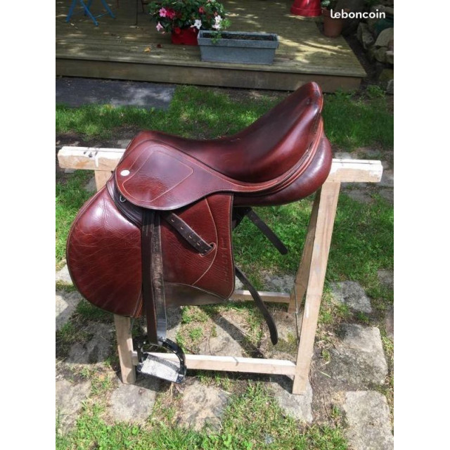 Selle Ikonic 17"5 cuir