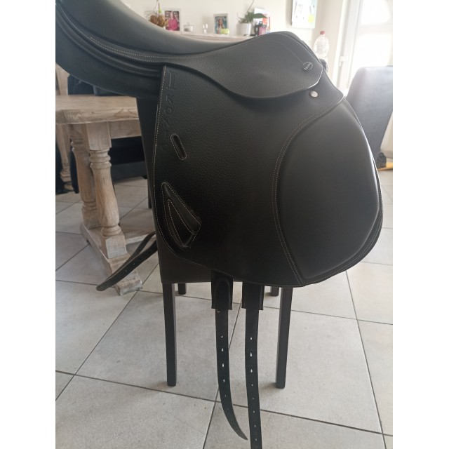 Selle ikonic cross mono quartier taille 17, 5 pouces modifiable