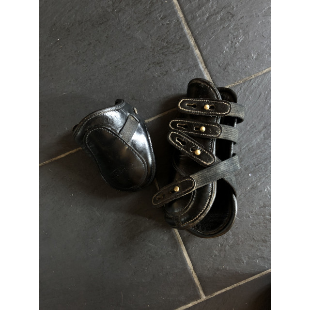 Guetres et proteges boulets cuir noir chetak