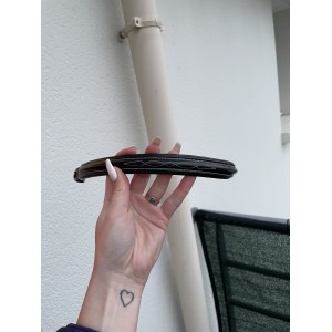 Frontal cob noir à couture blanche