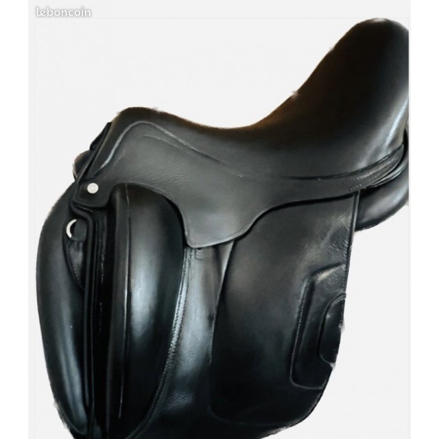 Selle de dressage Antares Tempo équipée / état exceptionnel
