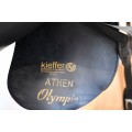Selle de dressage Kieffer Athen Olympic  Taille 17. Avec 2 sangles