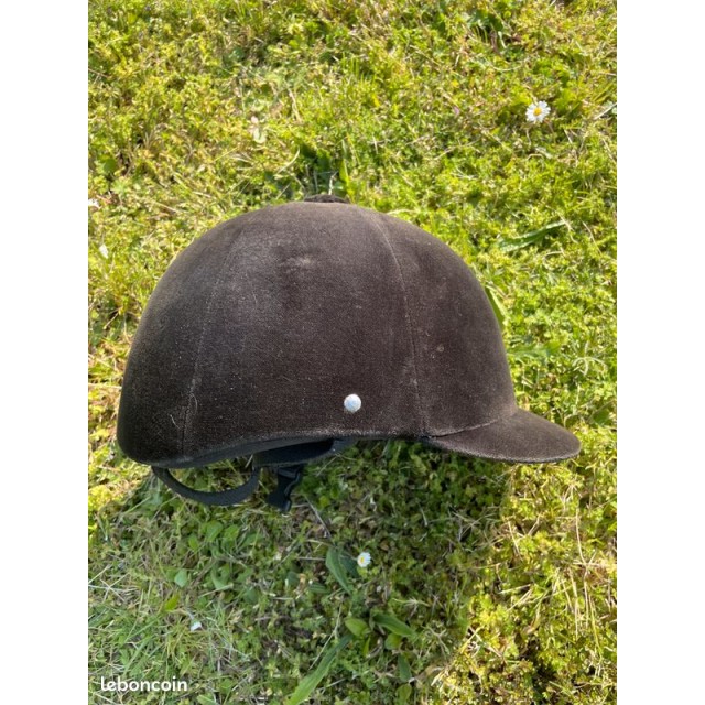 Bombe en velours noire