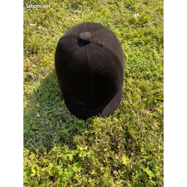 Bombe en velours noire