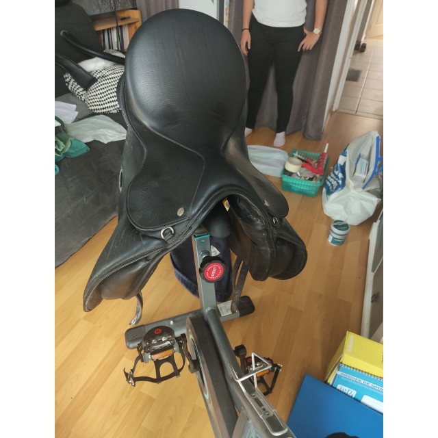 Selle de dressage