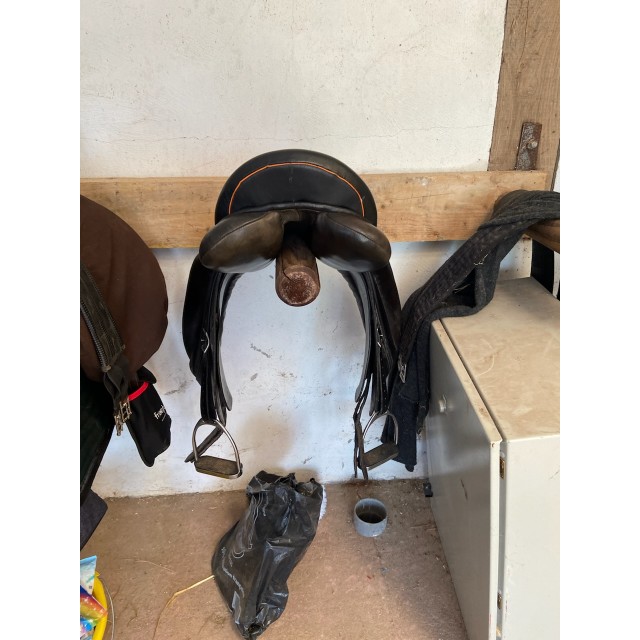 Selle dressage 17,5